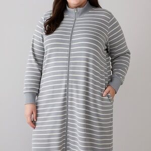 Duluth Trading Co Gray and White Striped Robe NWT